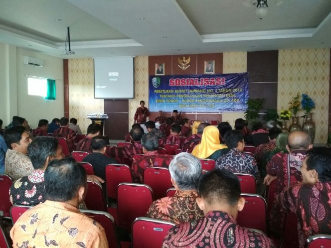 
Sosialisasi Pengelolaan dana desa 2018 di aula Hotel Bahagia Kabupaten Sampang. 