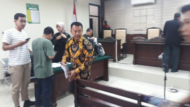 
Mantan Bupati Jombang, Nyono Terancam Hukuman 20 Tahun Penjara
