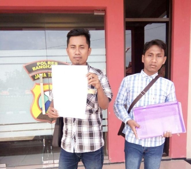 
LMG saat melaporkan Dinkes Bangkalan ke Polres