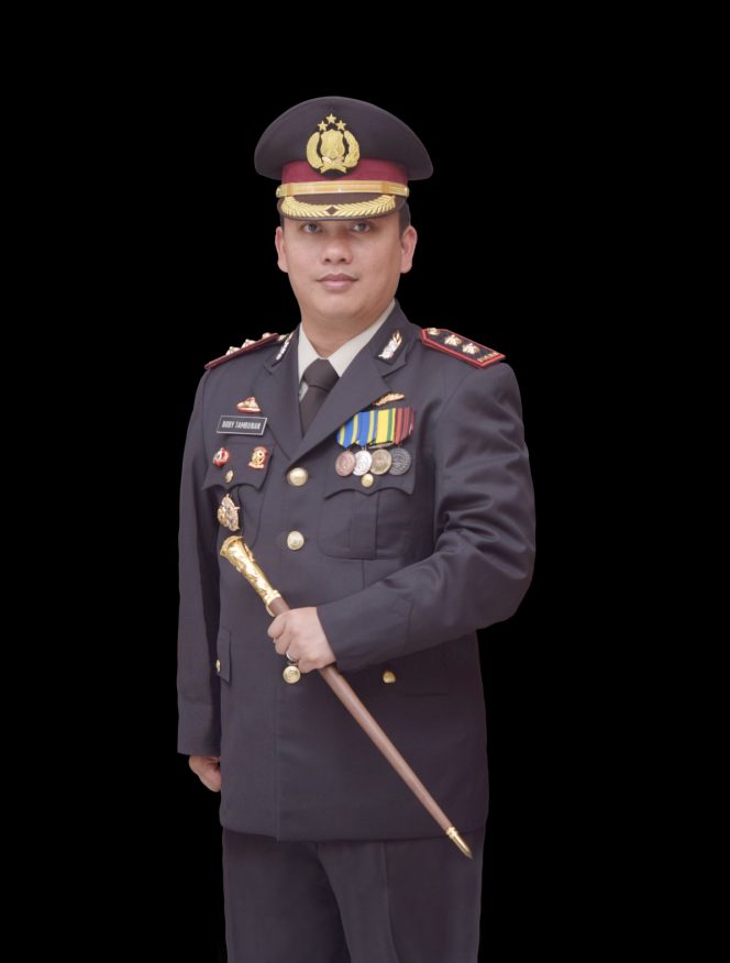 
Kapolres Bangkalan AKBP Bobby Pa'ludin Tambunan