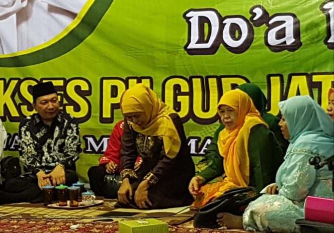 
Fandi Utomo saat menghadiri Pengajian Umum dan Doa Bersama Muslimat Surabaya 