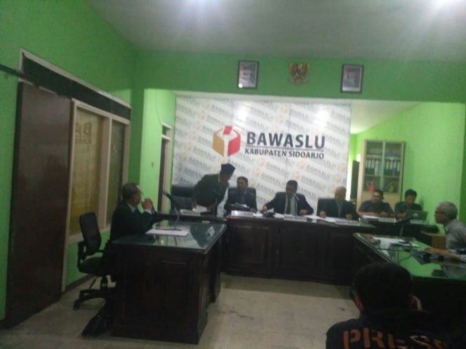 
Sidang bacaleg eks narapidana kasus korupsi di Bawaslu Sidoarjo