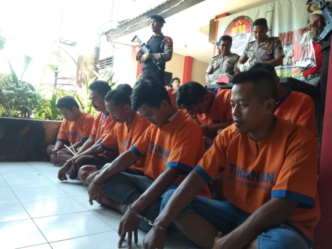 
Para tersangka menyalahgunaan narkoba saat rilis di Polres Bangkalan