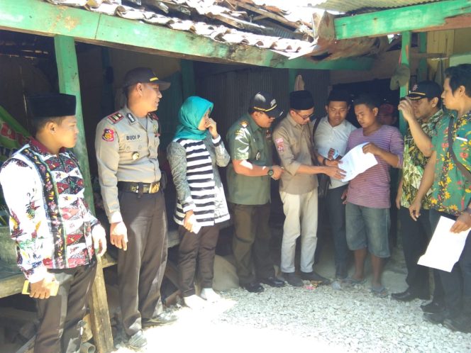 
Saat Komisioner Bawaslu Jatim Monitoring di Desa Moktesareh,  Kecamatan Kedungdung,  Kabupaten Sampang