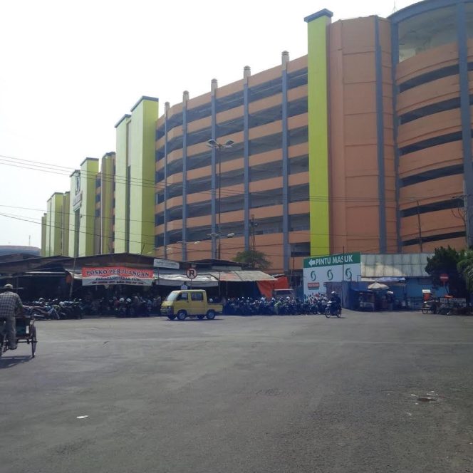 
Gedung Pasar Turi Baru