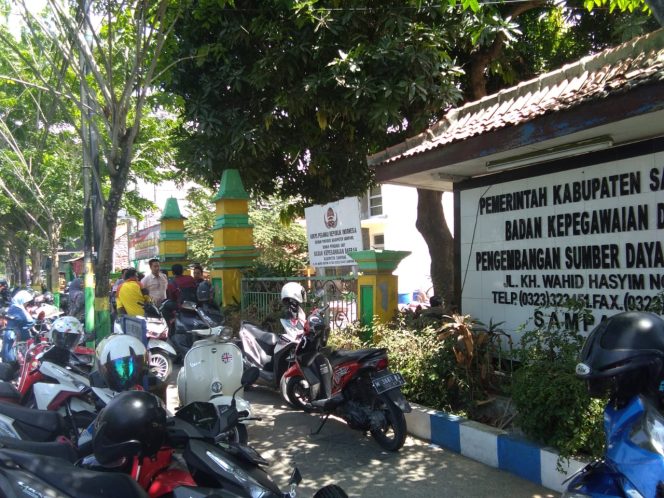 
K2 saat datangi kantor BKP SDM 