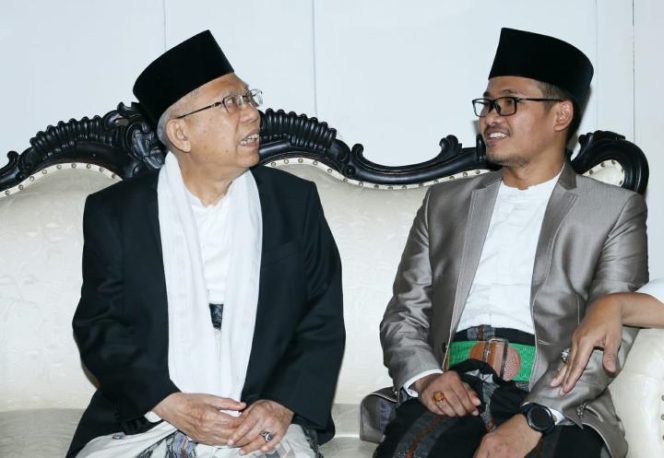 
Cawapres KH Makruf Amin saat bertemu dengan Bupati Bangkalan R Abd Latif Amin Imron