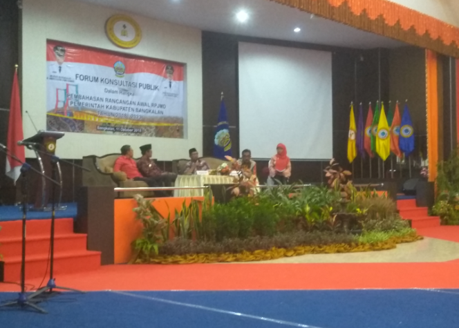 
Forum Konsultasi Publik dalam rangka pembahasan rancangan awal RPJMD Pemerintah Kabupaten Bangkalan tahun 2018-2023, di Aula Kampus Ngudia Husada