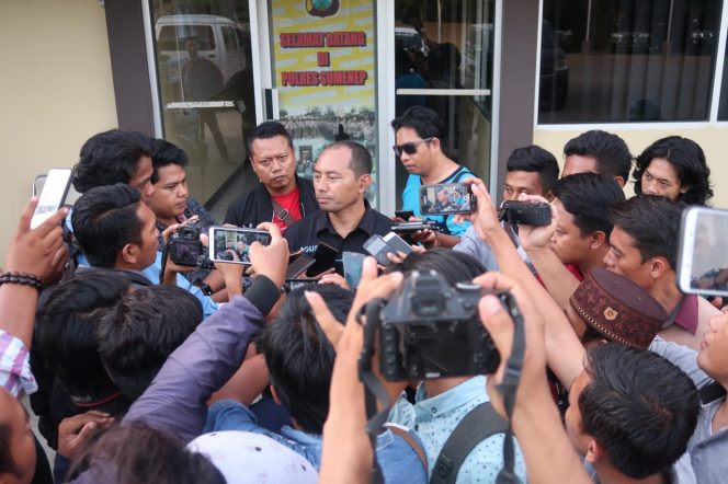 
Kasubag Humas Polres Sumenep IPDA Agus Suparno saat jumpa pers
