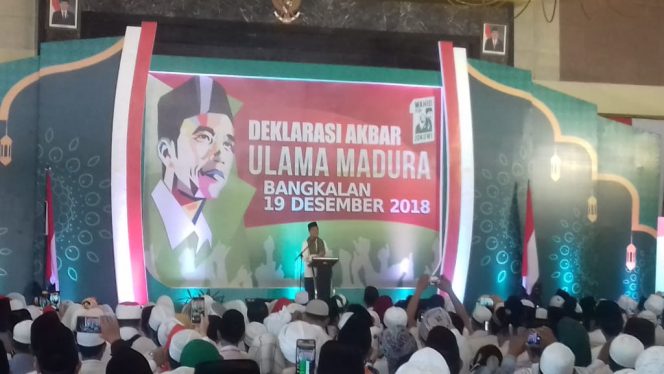 
Hadiri Deklarasi Akbar Ulama Madura, Jokowi Klarifikasi Isu yang Menerpa Dirinya