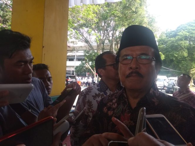 
Sangat Butuh, Warga Kampung Sambas Tak Menerima Bagi-bagi Sertifikat Tanah dari Presiden Jokowi