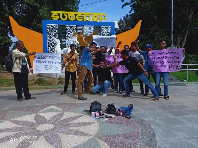 
Kutuk Kekerasan yang Menimpa Salah Satu Jurnalis di Pamekasan, AMOS Gelar Aksi Solidaritas