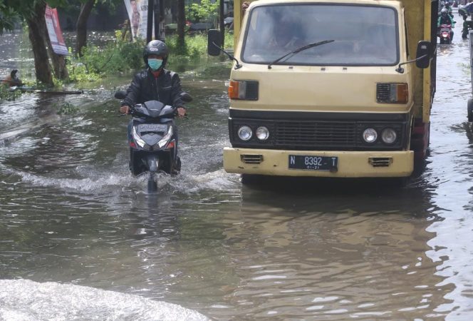 
Fenomena Supermoon Salah Satu Penyebab Wilayah Sidoarjo Tergenang Banjir
