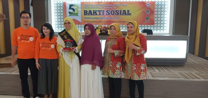
Mendapatkan Penghargaan Perempuan Inspiratif, Siti Masnuri Fuad: Kita Harus Menghormati Suami