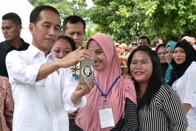 
Survei CPCS, Generasi Milenial Inginkan Jokowi Dua Periode