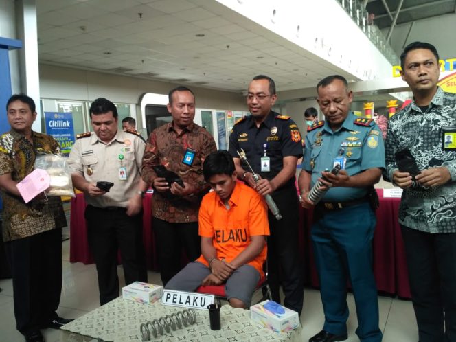 
Petugas CNT Gagalkan Penyelundupan Sabu dari Malaysia