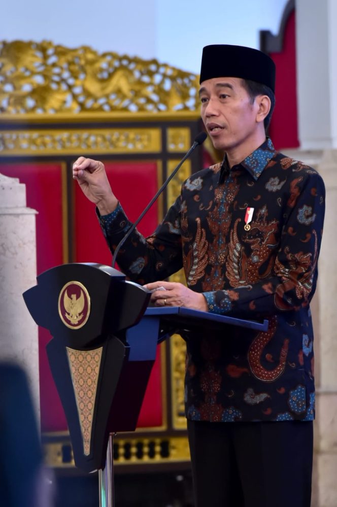 
Fitnah Meluas dari Pintu ke Pintu, Ray Rangkuti : Tanda Suara Jokowi Sulit Dibendung
