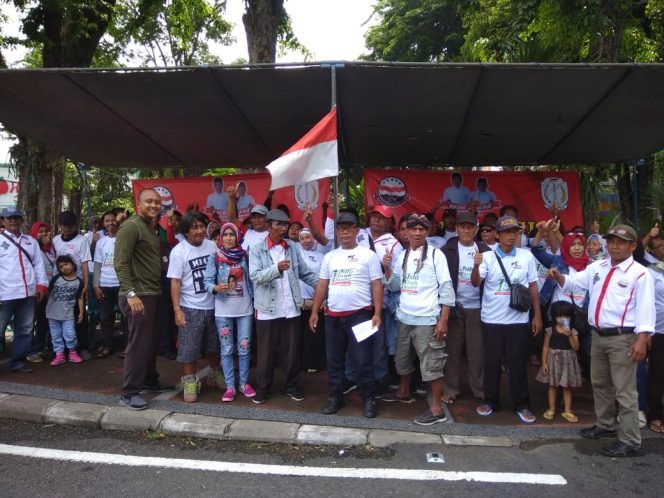 
Ratusan PKL dan Becak di Surabaya Siap Menangkan Jokowi-Ma’ruf Amin