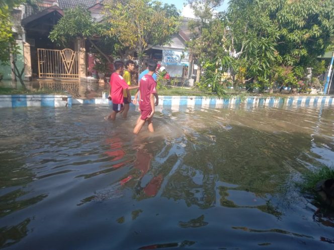 
Sejumlah Wilayah Sekitar Kota di Bangkalan Tergenang Banjir