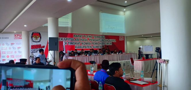 
Rekapitulasi Tingkat KPU Usai, Prabowo-Sandi Unggul Telak di Sumenep