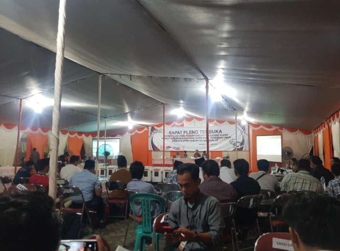 
Rekapitulasi Tingkat Kabupaten, KPU Bangkalan Hitung Lima Tipe Pemilihan Secara Bersamaan