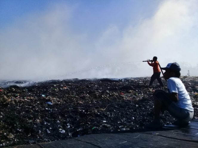 
TPA Sampah Angsanah Kebakaran, Warga: Ini Salah Pemerintah
