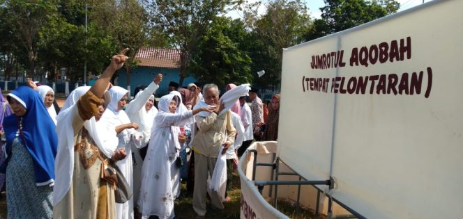 
406 CJH Sampang Ikuti Praktek Manasik Haji