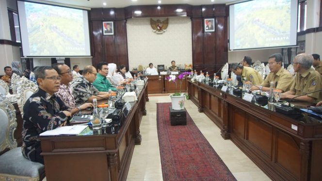 
Pemkot Surabaya akan Bawa Keranah Hukum Sindiran Keras TGUPP DKI Jakarta pada Risma