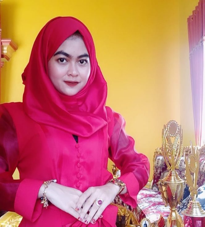 
Mengenal Ambar Pramudya Wardhani, Dara Cantik yang Terpilih Jadi Anggota DPRD Bangkalan