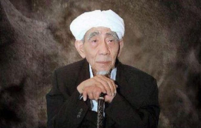 
Innalillahi wa Inna Ilaihi Rojion, KH Maimoen Zubair Wafat di Makkah