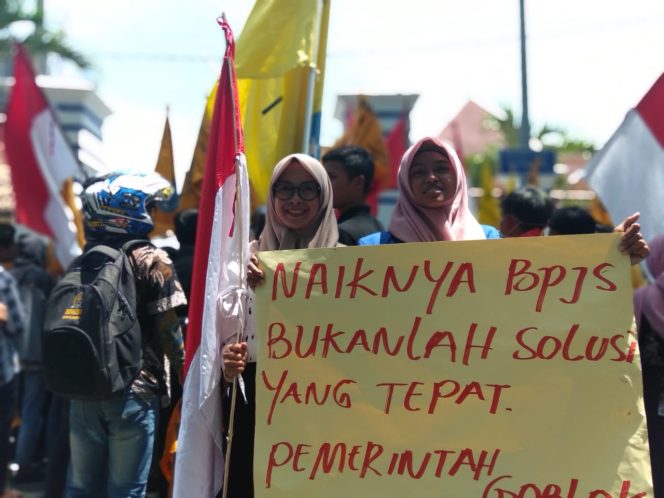
Tolak iuran BPJS Naik, Mahasiswa Demo DPRD Sampang