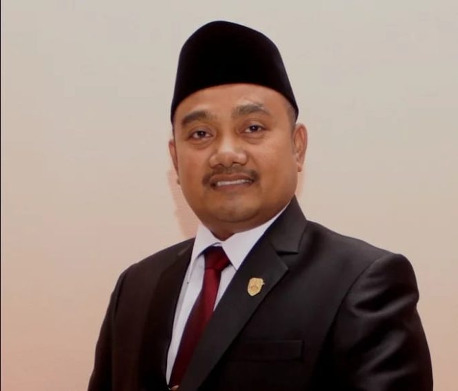 
Imam Ubaidillah, Mantan Ketua DPRD Sampang Tutup Usia