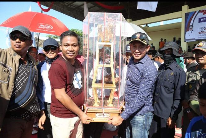 
Jet Matic Sampang Juarai Piala Presiden Kerapan Sapi 2019