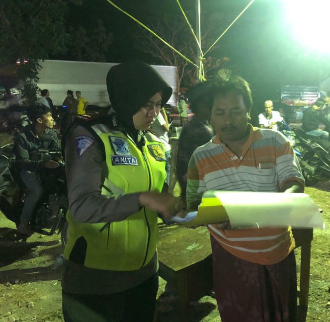 
Puluhan  Polwan Cantik Kawal Pelaksanaan Pilkades Sampang