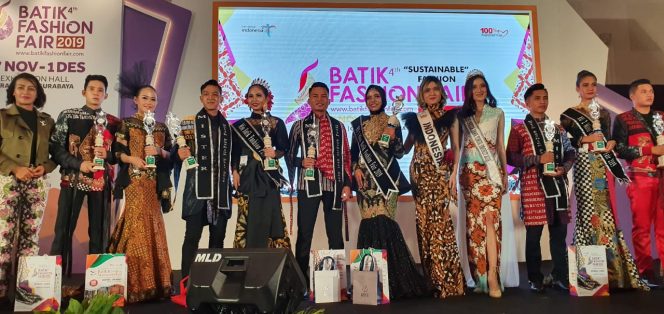 
Putra Putri Batik Sampang Boyong Juara Batik Fashion Fair 2019