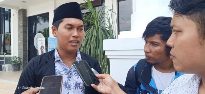 
Dugaan Pungli Kades Baturasang Dilaporkan ke Kejari Sampang