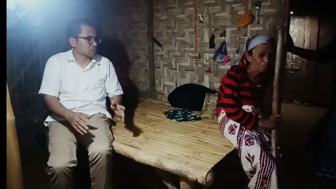 
Pulang Reses, Anggota DPRD Jatim Ini Jenguk Janda Tua yang 10 Tahun Sakit Misterius
