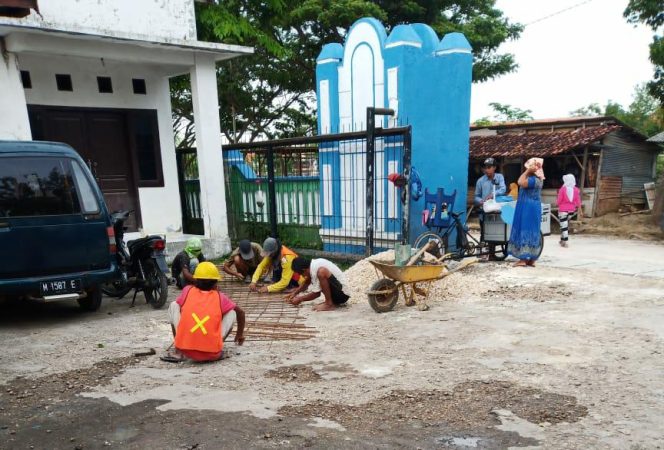 
Camat Kota Sampang Akui Finishing Proyek ADK Diluar Kontrak