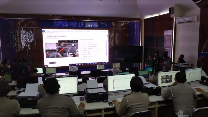 
Polda Jatim Uji Coba e-Tilang di Surabaya