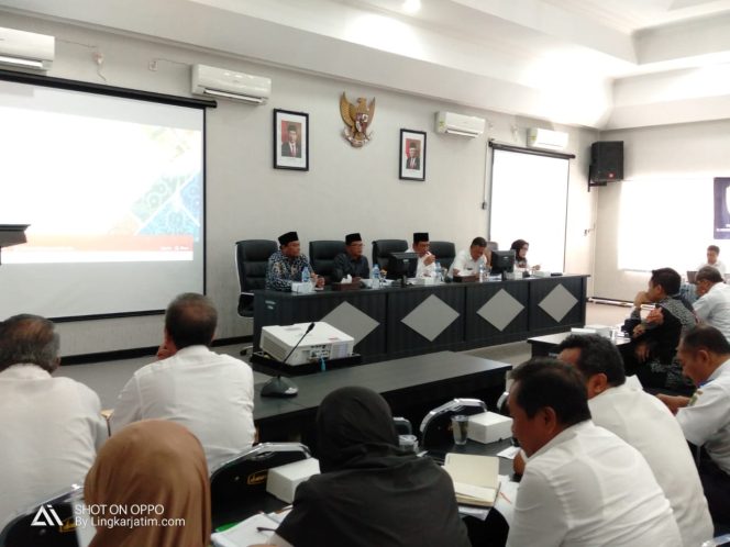 
Angkat Lima Isu Strategis, Pemkab Sampang Gelar Forum Konsultasi Publik Rancangan Awal RKPD 2021