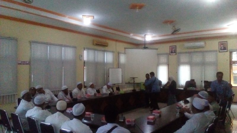 FPI Minta DPRD Bangkalan Buat Perda Tentang Jam Buka Warung Makan saat Ramadan - LingkarJatim