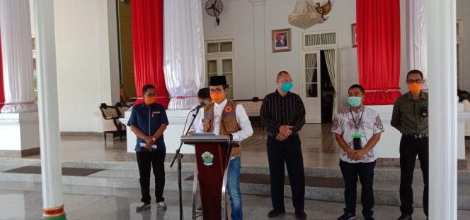 
Lima Pegawai Kejaksaan Bangkalan Diisolasi di Guest House Pemda