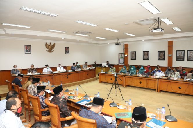 
Gelar Musrenbang RKPD Kabupaten Sampang Tahun 2021, Sektor Pariwisata Dan Agribisnis Jadi Target Utama Pembangunan
