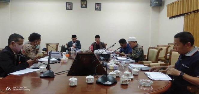 
Pansus LKPj Bupati Sampang Temukan Kejanggalan Dalam Realisasi Anggaran Pemeliharaan Kendaraan Dinas