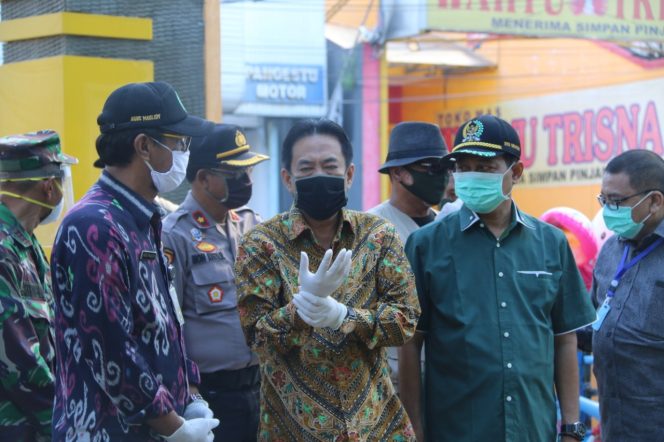 
Menkes Terawan Setujui PSBB, Warga Sidoarjo Kini Wajib Pakai Masker