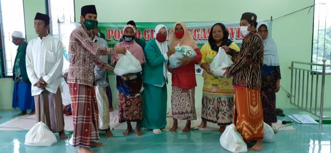 
MWCNU Kecamatan Klampis Mendirikan Posko Covid-19 sekaligus Bakti Sosial