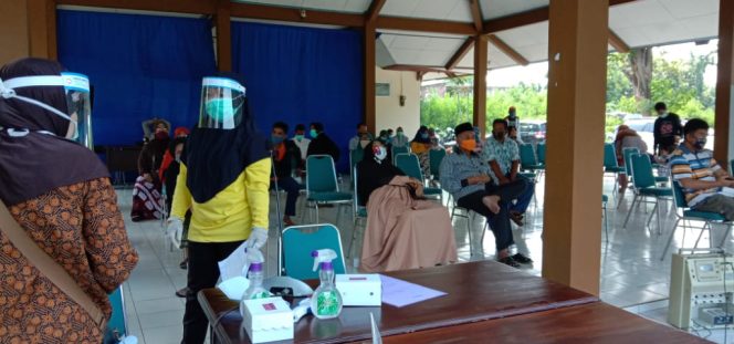
Pernah Kontak Langsung dengan Pasien Positif Corona, 34 Orang di Bangkalan Dirapid Tes