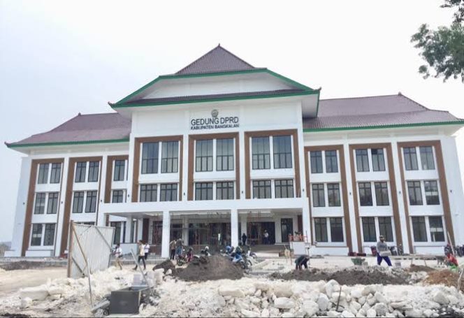 
Anggaran Dipotong, Rencana Pembangunan Lanjutan Gedung DPRD Bangkalan Masih Dievaluasi