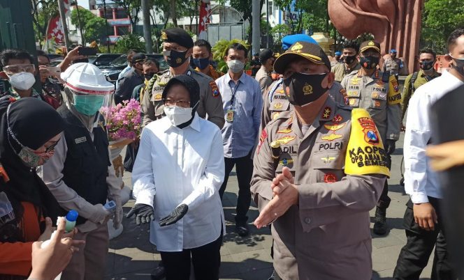 
Risma: Tamu Inap di Surabaya Wajib Tes Swab