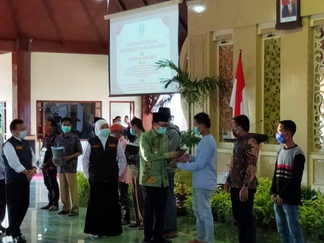 
Masuk Zona Kuning, Pemkab Pamekasan Dapat Apresiasi dari Gubernur Jatim